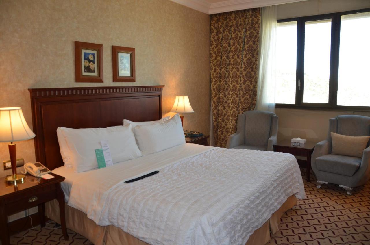 Le Meridien Al Hada Exterior photo